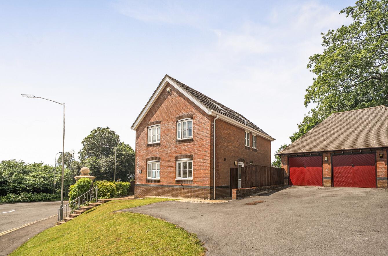 Ffordd Taliesin, Killay, Swansea, SA2 7DF